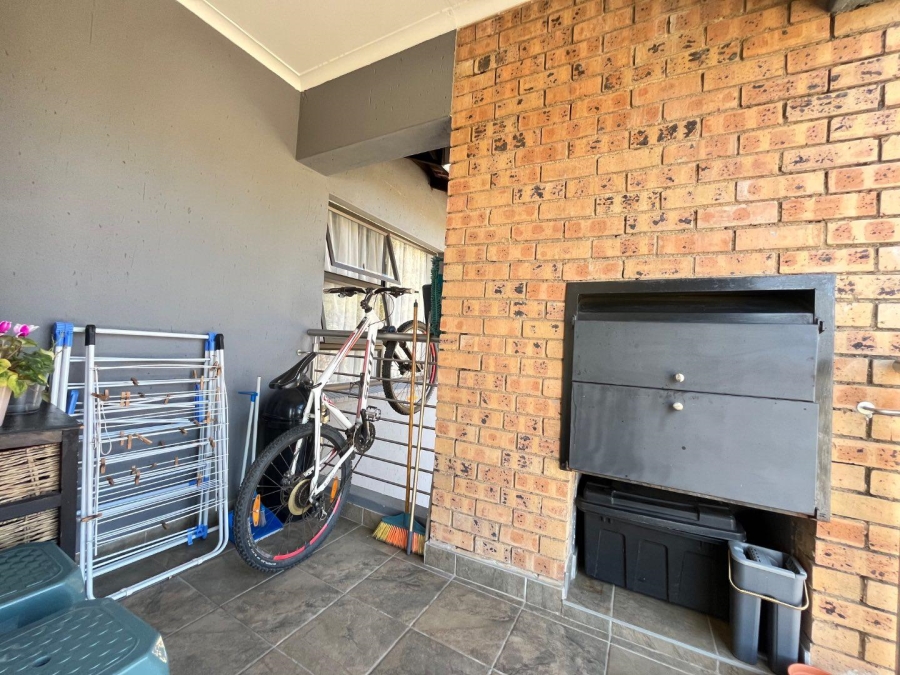 2 Bedroom Property for Sale in Illiondale Gauteng