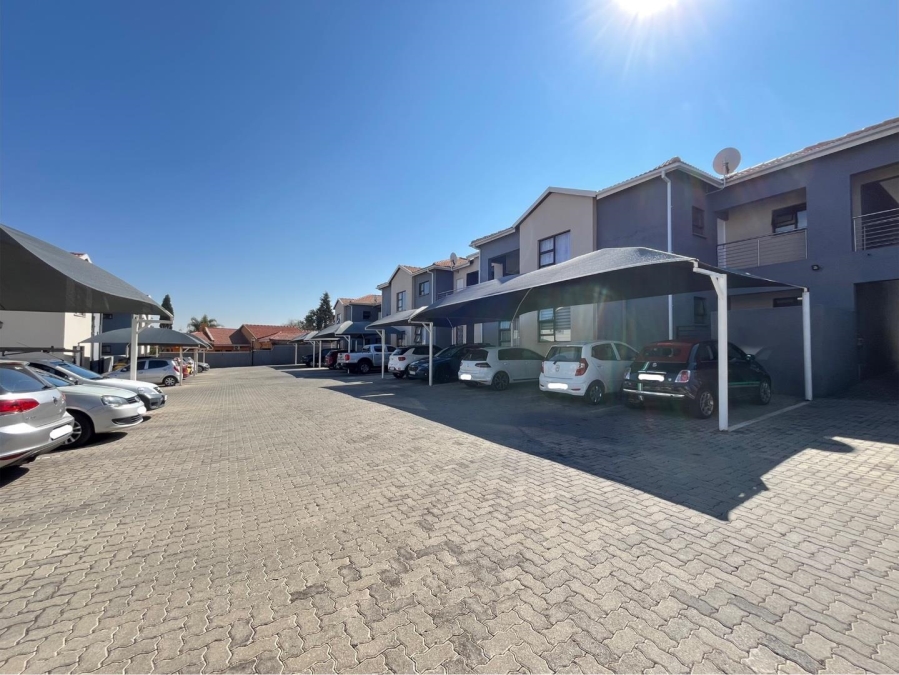 2 Bedroom Property for Sale in Illiondale Gauteng