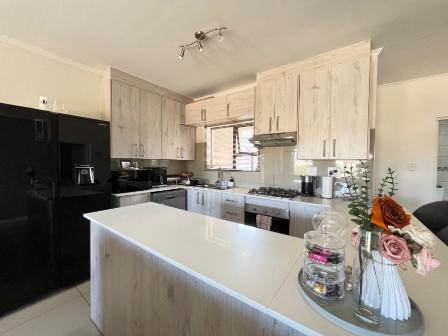 2 Bedroom Property for Sale in Illiondale Gauteng