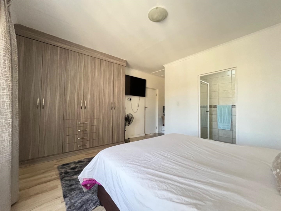 2 Bedroom Property for Sale in Illiondale Gauteng