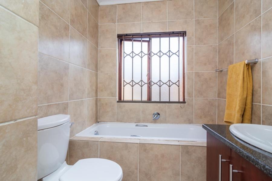 3 Bedroom Property for Sale in Willowbrook Gauteng