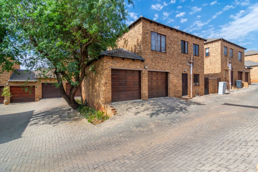3 Bedroom Property for Sale in Willowbrook Gauteng