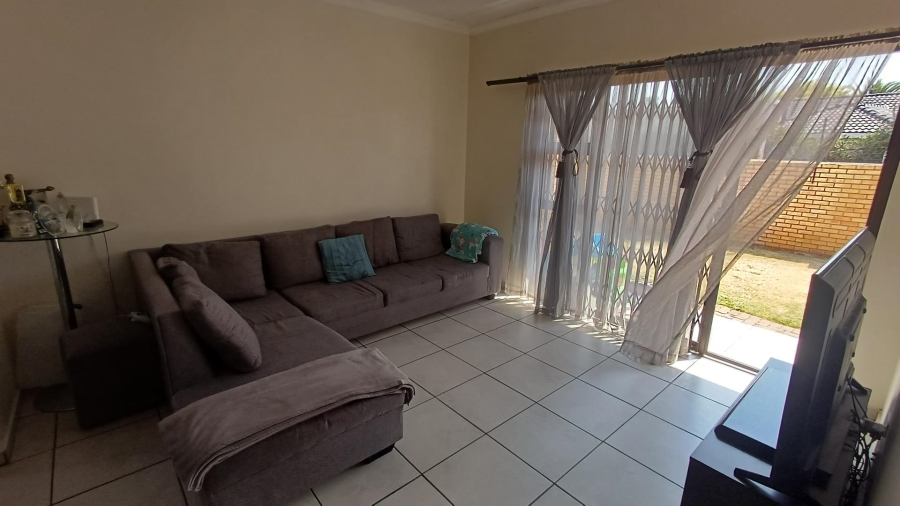 2 Bedroom Property for Sale in South Crest Gauteng