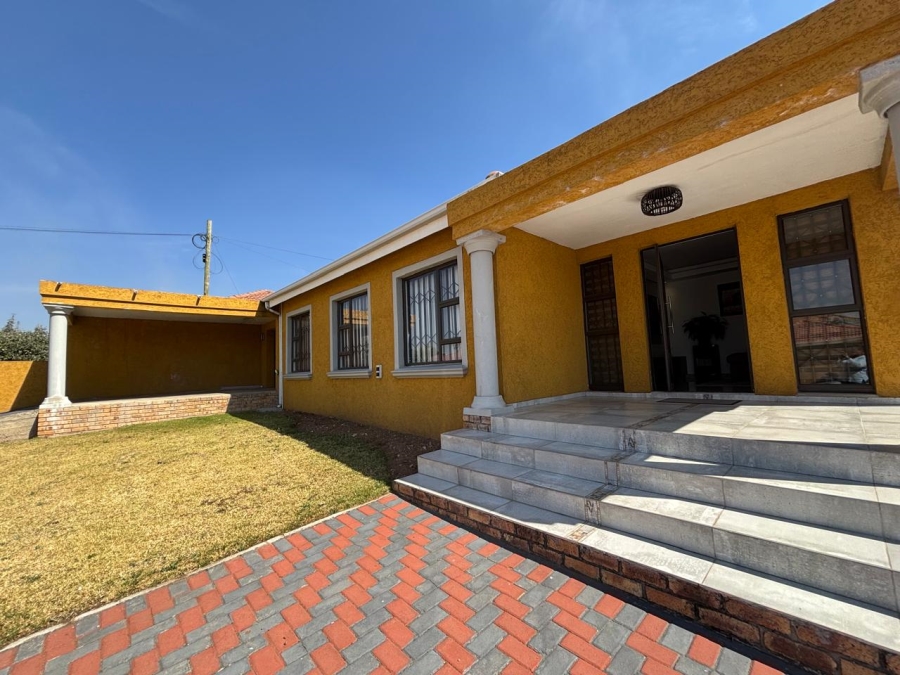 2 Bedroom Property for Sale in Roseacres Gauteng