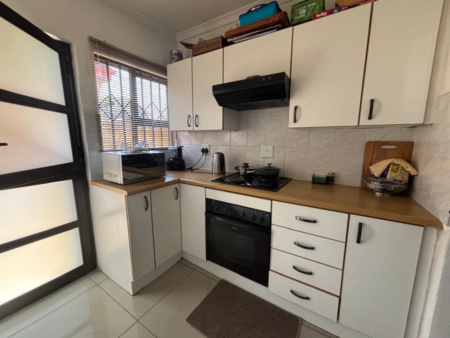 2 Bedroom Property for Sale in Roseacres Gauteng