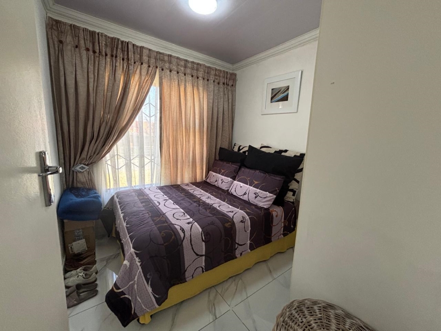 2 Bedroom Property for Sale in Roseacres Gauteng