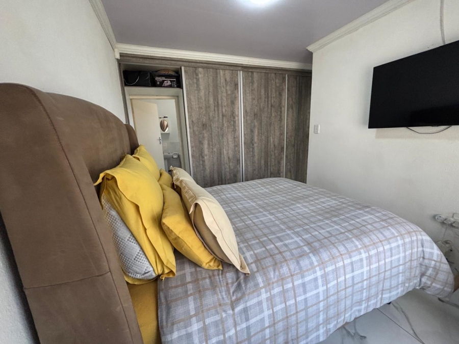 2 Bedroom Property for Sale in Roseacres Gauteng
