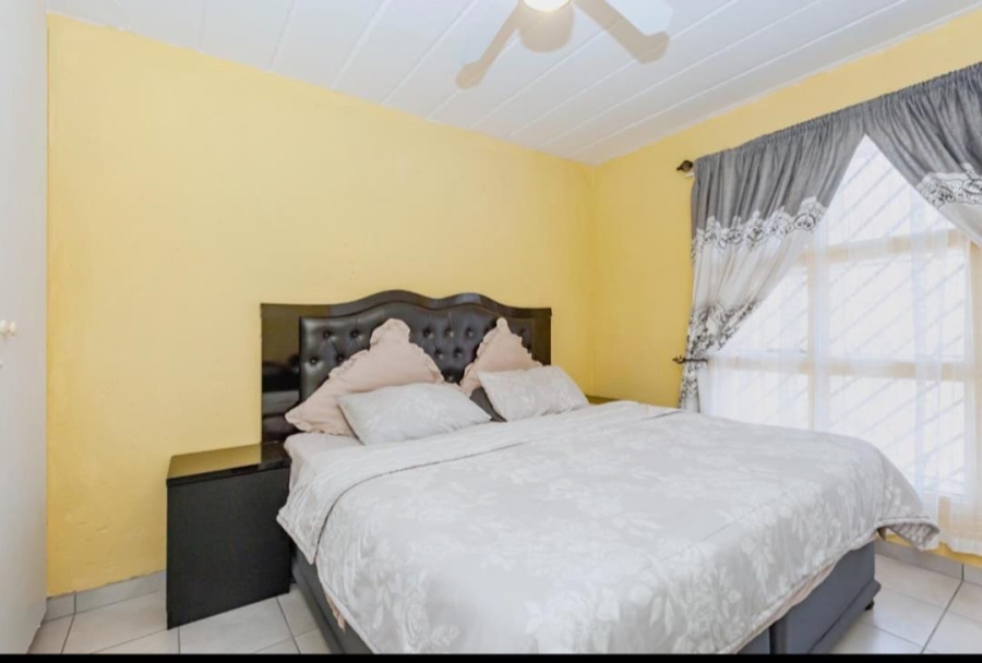 2 Bedroom Property for Sale in Oakdene Gauteng