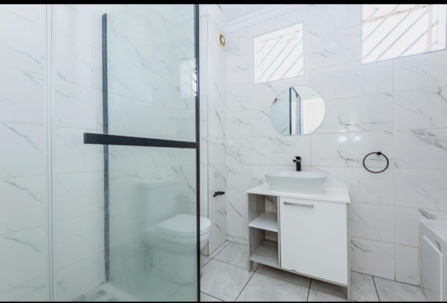 2 Bedroom Property for Sale in Oakdene Gauteng