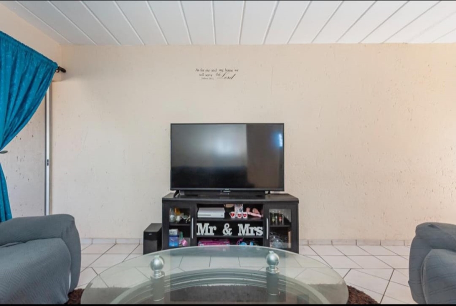 2 Bedroom Property for Sale in Oakdene Gauteng