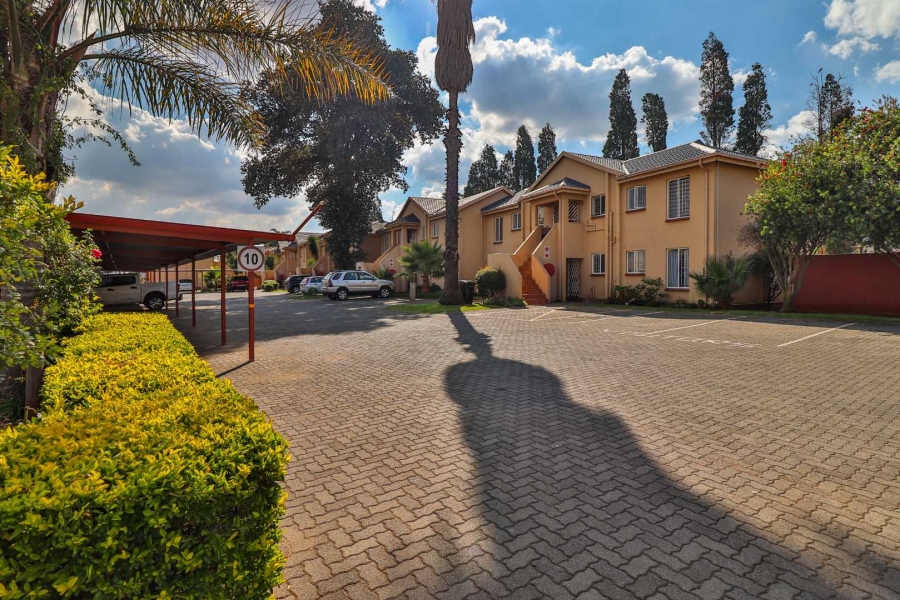 2 Bedroom Property for Sale in Lakefield Gauteng