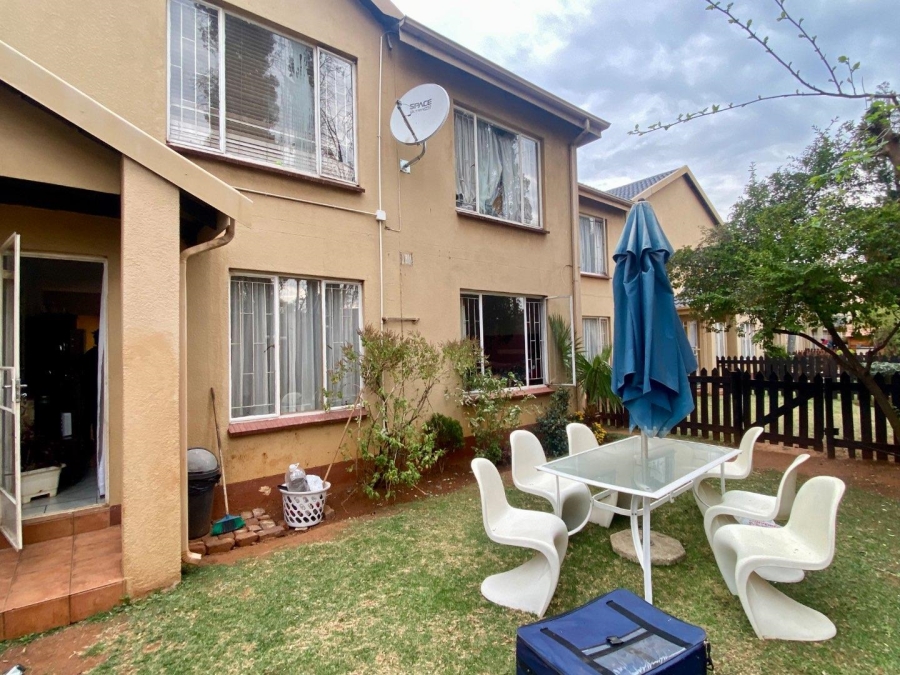 2 Bedroom Property for Sale in Lakefield Gauteng