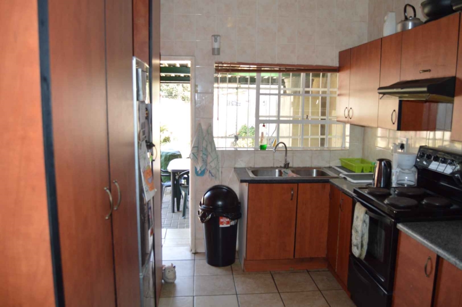 2 Bedroom Property for Sale in Brackendowns Gauteng