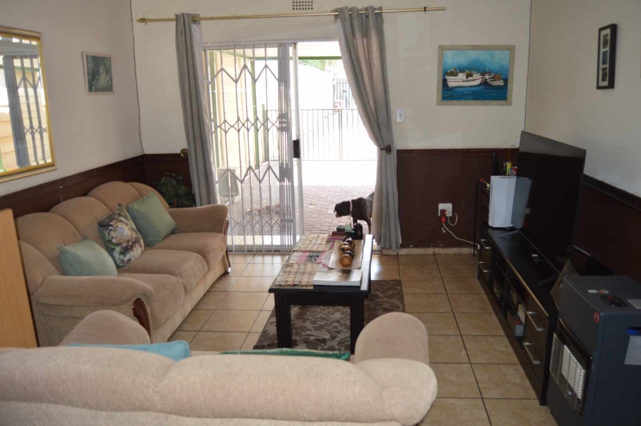 2 Bedroom Property for Sale in Brackendowns Gauteng