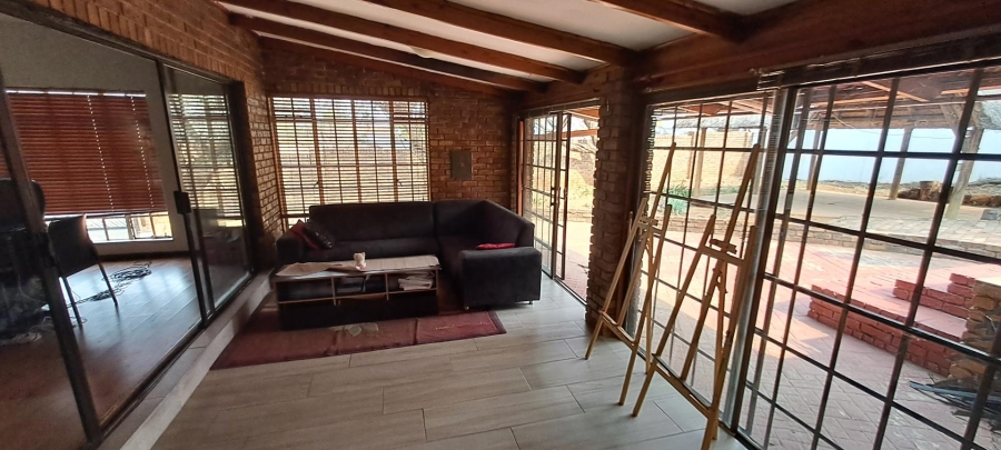 4 Bedroom Property for Sale in Mulbarton Gauteng