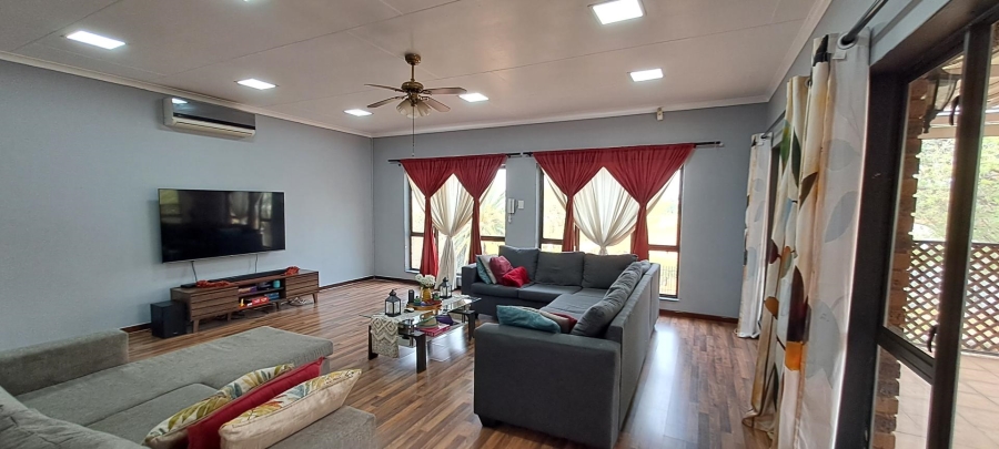 4 Bedroom Property for Sale in Mulbarton Gauteng
