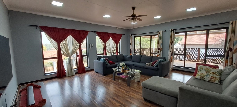 4 Bedroom Property for Sale in Mulbarton Gauteng