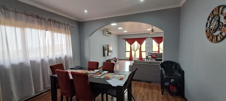 4 Bedroom Property for Sale in Mulbarton Gauteng