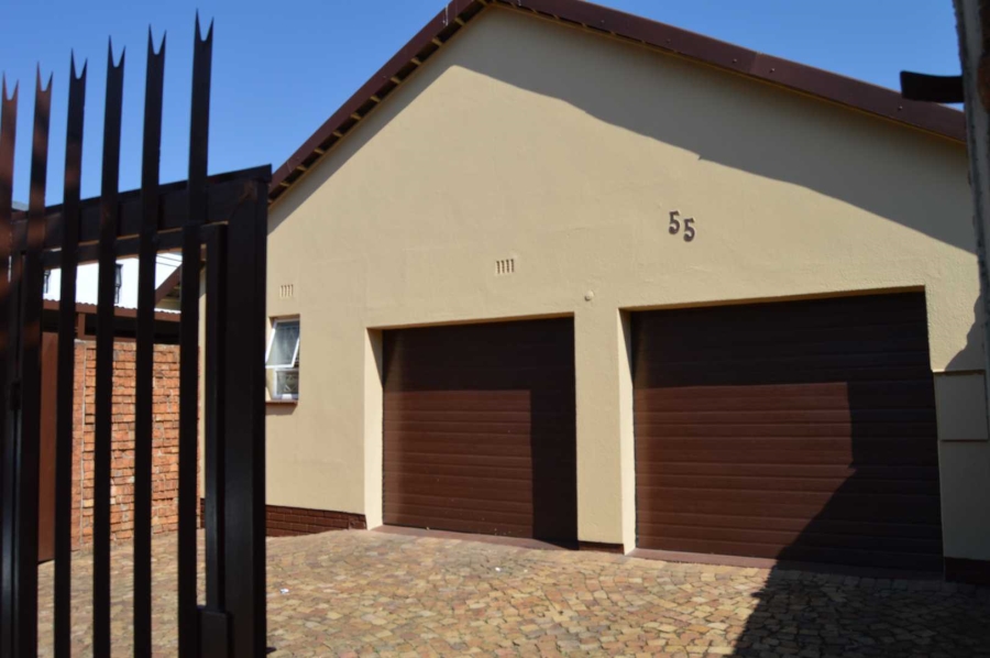 4 Bedroom Property for Sale in Brackenhurst Gauteng
