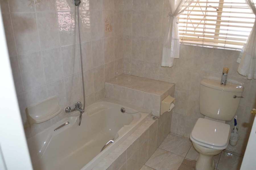 4 Bedroom Property for Sale in Brackenhurst Gauteng