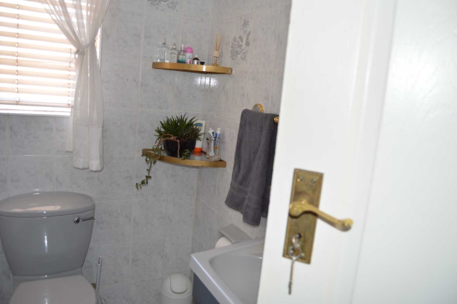 4 Bedroom Property for Sale in Brackenhurst Gauteng