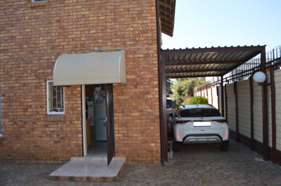 4 Bedroom Property for Sale in Brackenhurst Gauteng