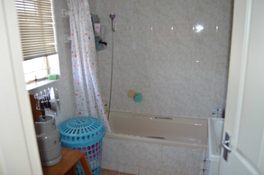 4 Bedroom Property for Sale in Brackenhurst Gauteng