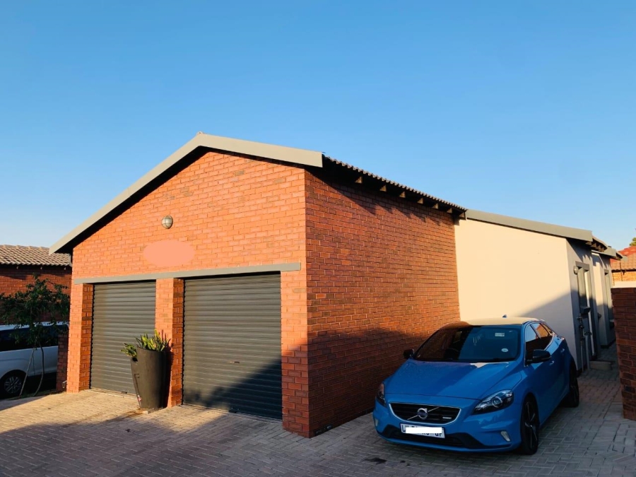 3 Bedroom Property for Sale in Amandasig Gauteng