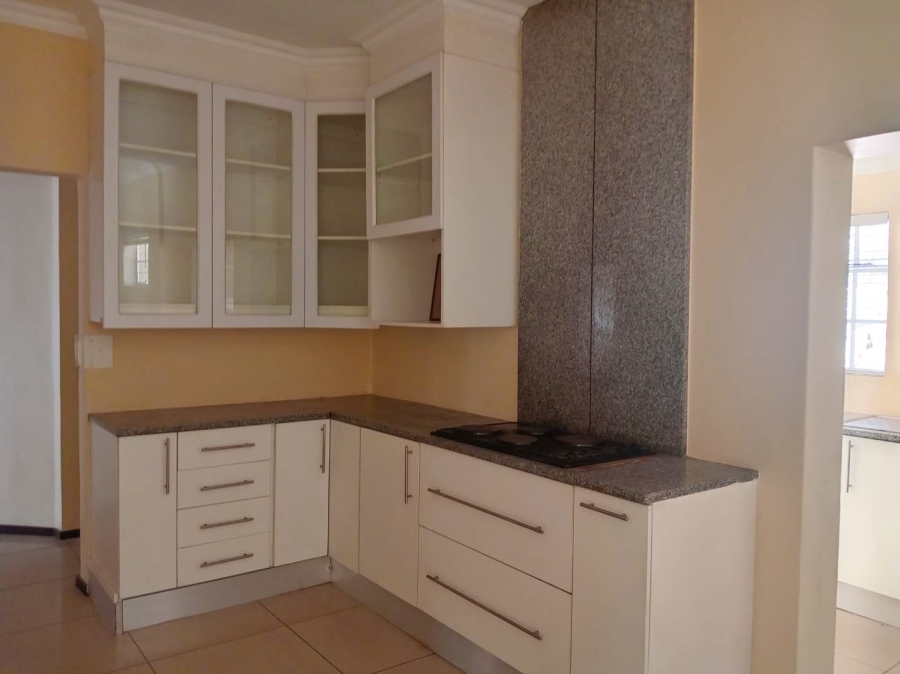 To Let 3 Bedroom Property for Rent in Orange Grove Gauteng