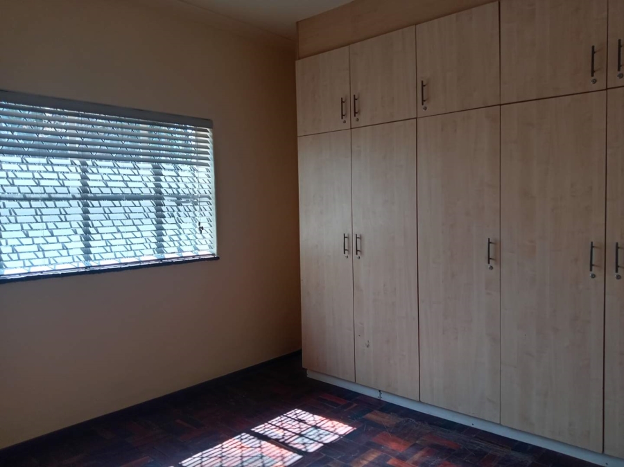 To Let 3 Bedroom Property for Rent in Orange Grove Gauteng