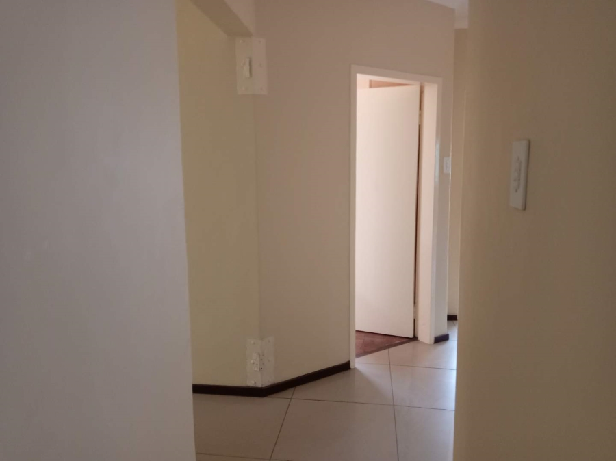 To Let 3 Bedroom Property for Rent in Orange Grove Gauteng