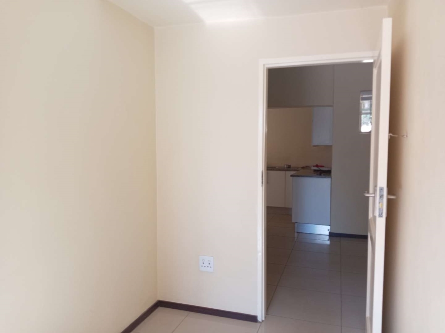 To Let 3 Bedroom Property for Rent in Orange Grove Gauteng