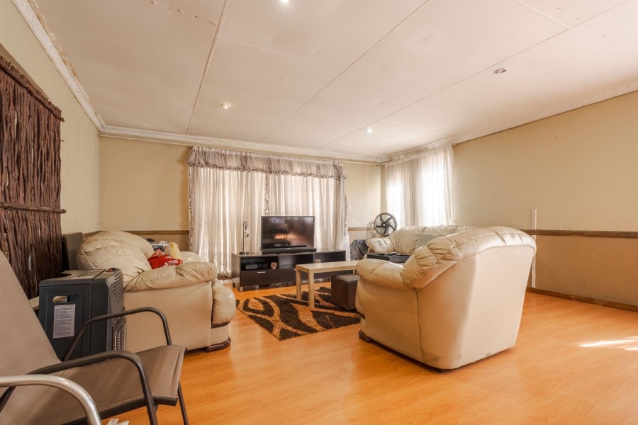 7 Bedroom Property for Sale in Newlands Gauteng