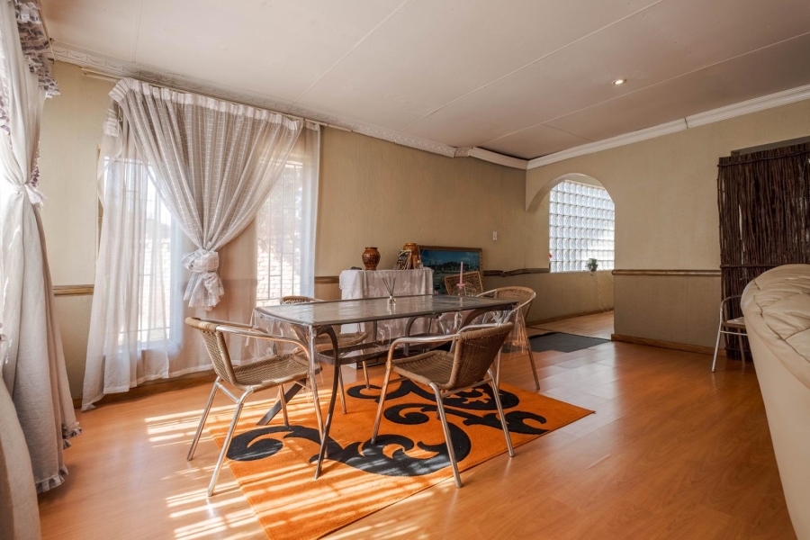 7 Bedroom Property for Sale in Newlands Gauteng