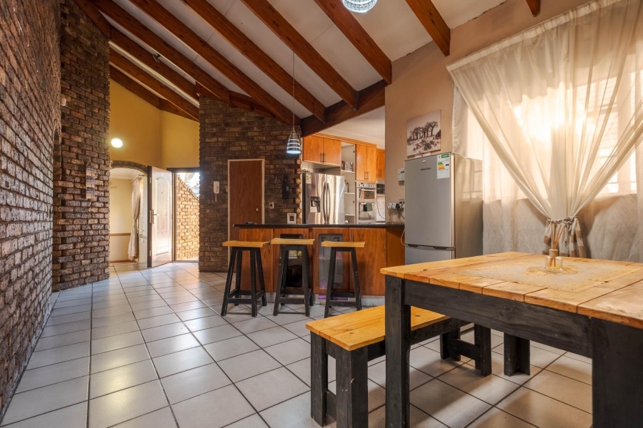 7 Bedroom Property for Sale in Newlands Gauteng