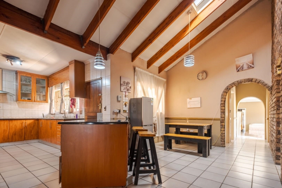7 Bedroom Property for Sale in Newlands Gauteng