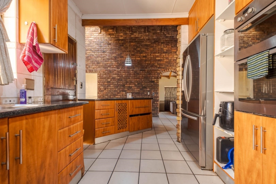 7 Bedroom Property for Sale in Newlands Gauteng