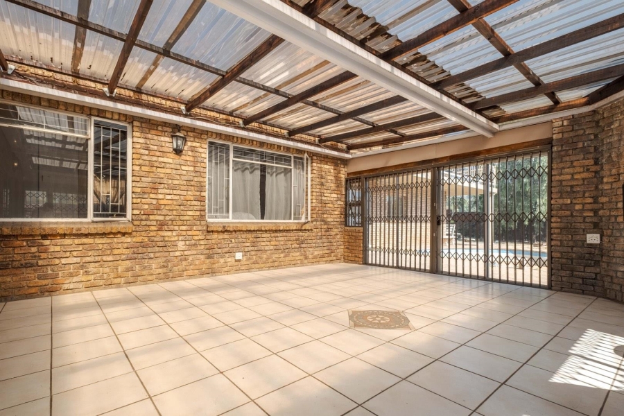 7 Bedroom Property for Sale in Newlands Gauteng