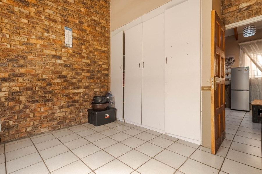 7 Bedroom Property for Sale in Newlands Gauteng