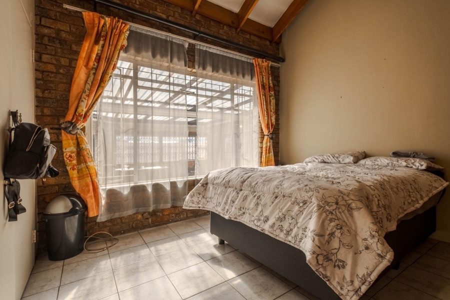 7 Bedroom Property for Sale in Newlands Gauteng