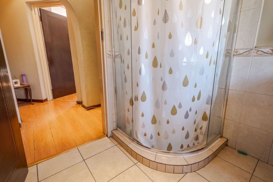 7 Bedroom Property for Sale in Newlands Gauteng