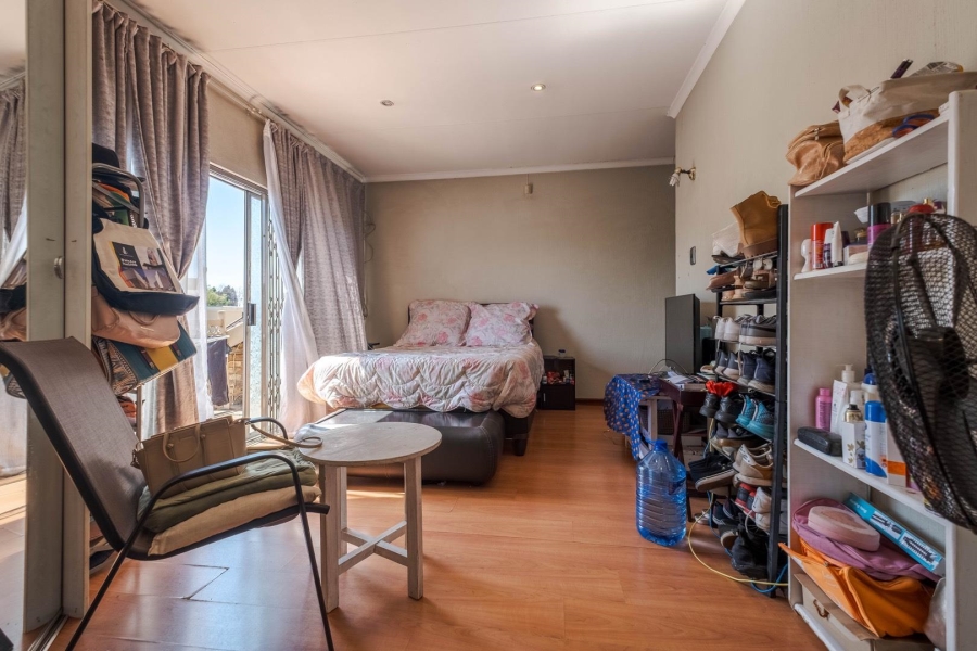 7 Bedroom Property for Sale in Newlands Gauteng