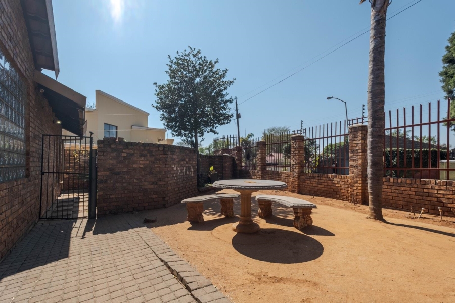 7 Bedroom Property for Sale in Newlands Gauteng