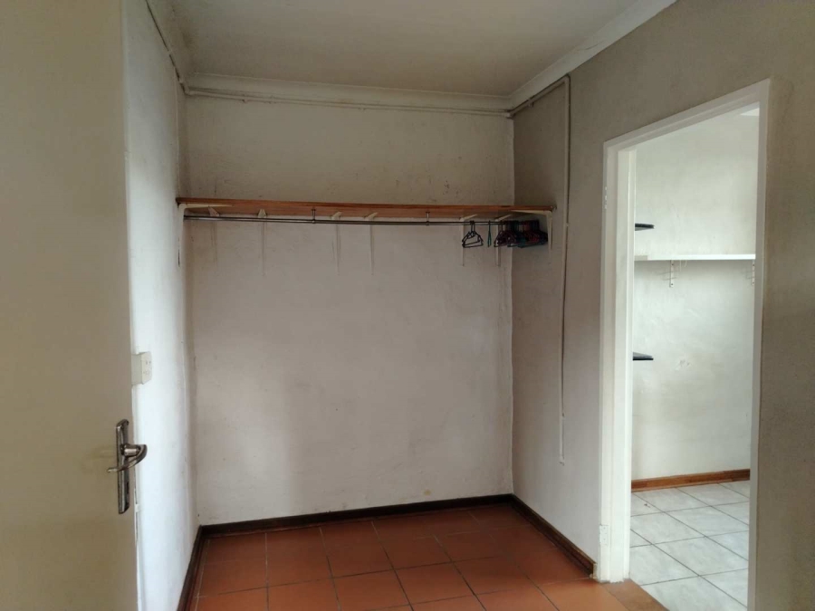 To Let 2 Bedroom Property for Rent in Mondeor Gauteng