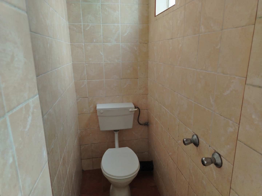 To Let 2 Bedroom Property for Rent in Mondeor Gauteng