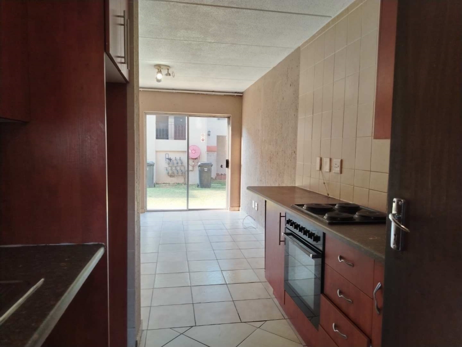 To Let 2 Bedroom Property for Rent in Ormonde View Gauteng