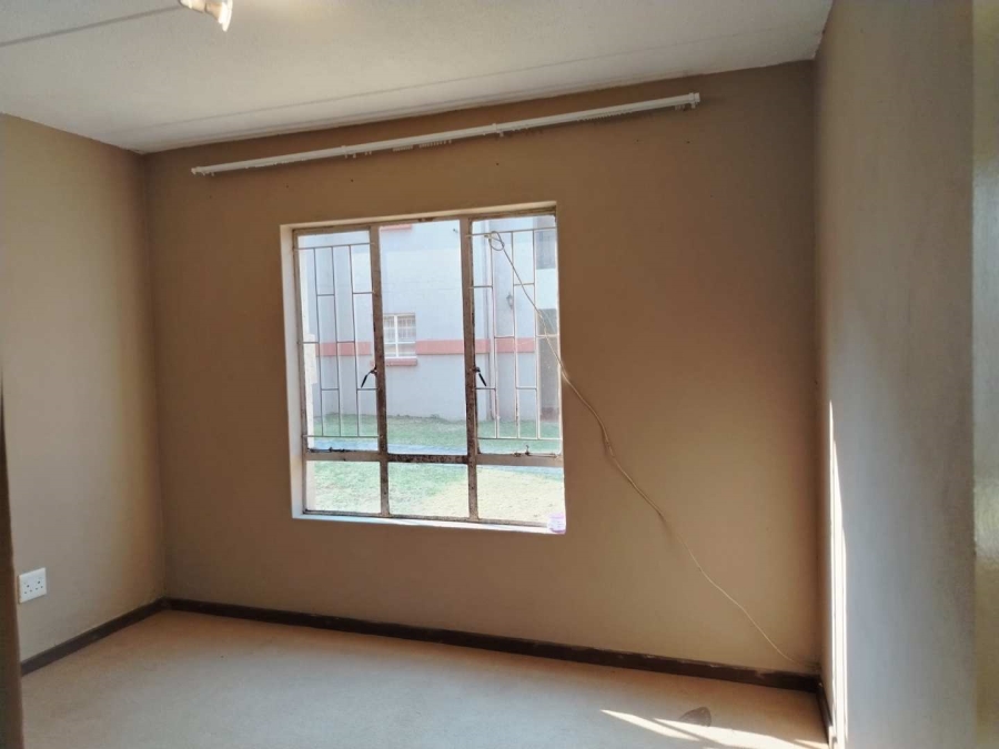 To Let 2 Bedroom Property for Rent in Ormonde View Gauteng