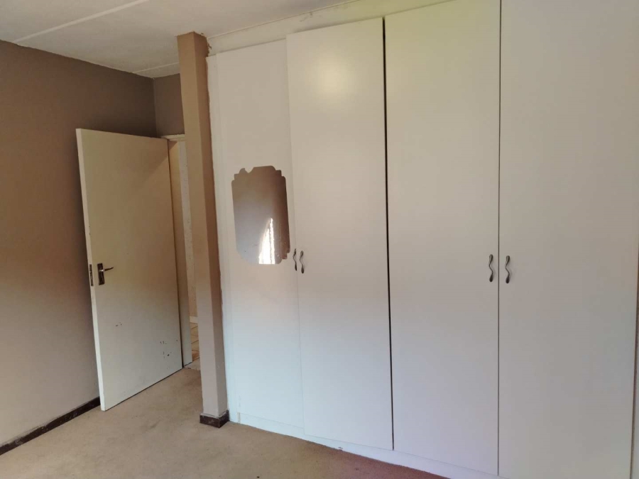 To Let 2 Bedroom Property for Rent in Ormonde View Gauteng