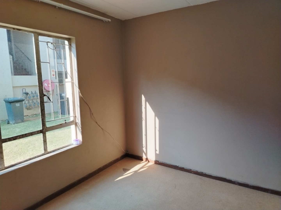 To Let 2 Bedroom Property for Rent in Ormonde View Gauteng