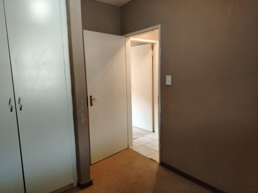 To Let 2 Bedroom Property for Rent in Ormonde View Gauteng